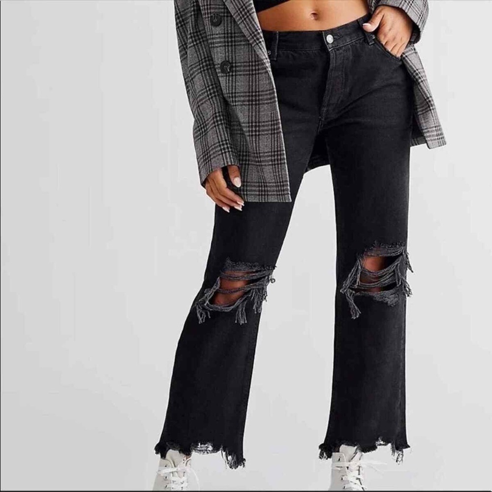 Free People We the Free Maggie Straight Jean in Black Button Fly Destroyed Knees